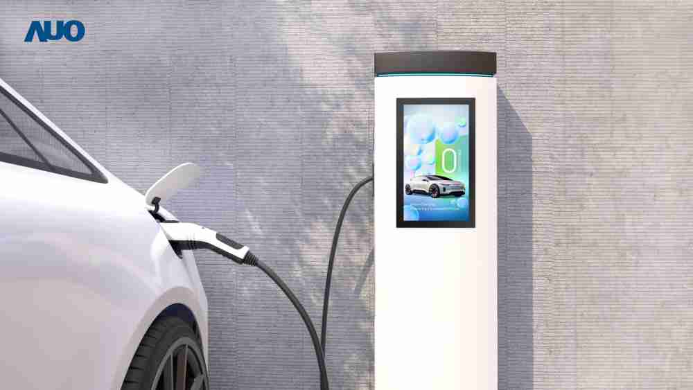 友達〝EVSE車用充電樁解決方案〞專為電動汽車充電樁設計，，具有高亮度、、克服戶外艱難環境的耐溫、、耐紫外線等特性，，，，並搭載散熱性及擴充性強的高效能工業電腦，，，，可實現人機互動訴求，，，如資訊顯示、、、、支付等應用